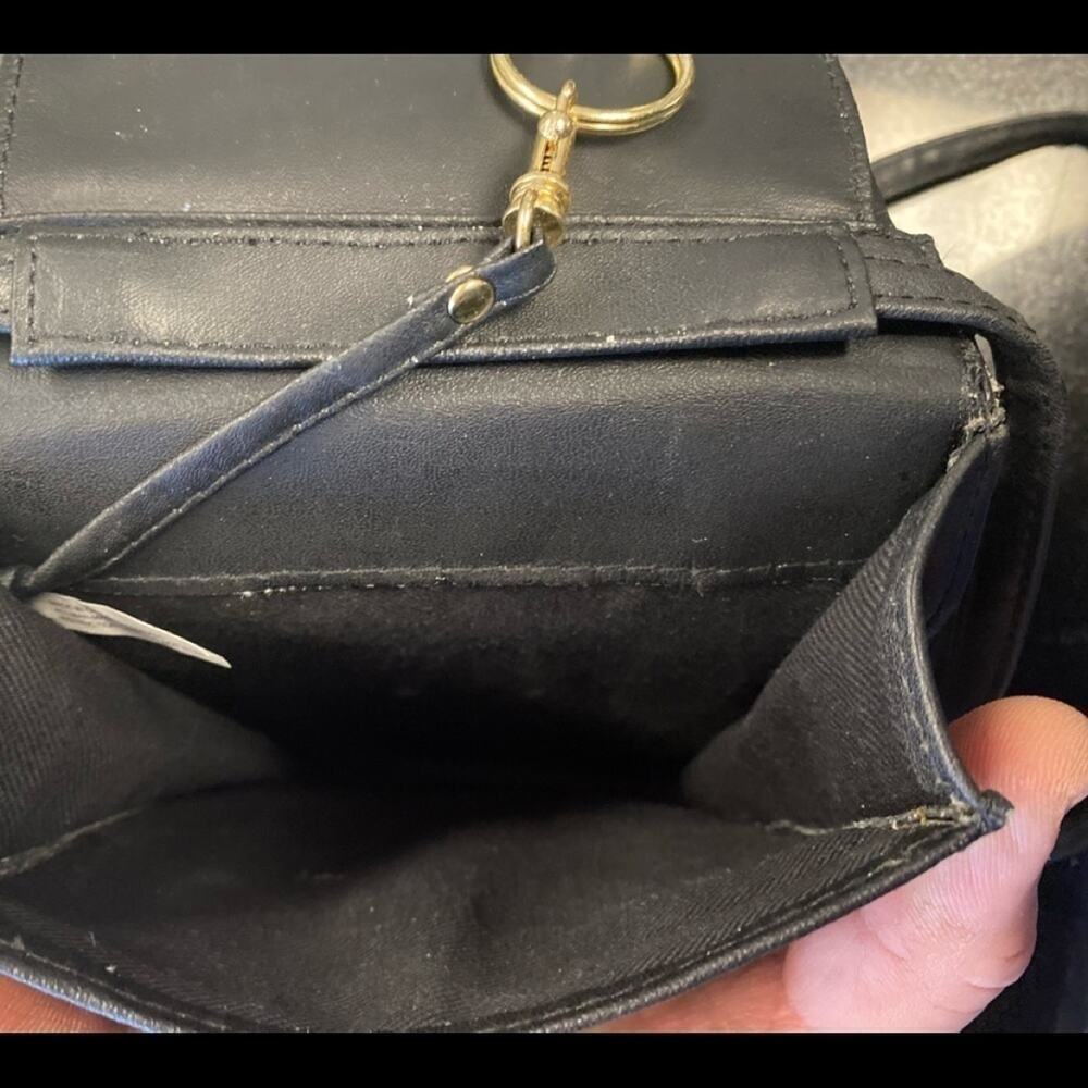 WOMENS CROSSBODY WALLET USED ONCE - Picture 5 of 6